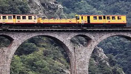 Il était une fois le train E04 Des trains et des rails