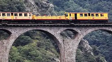Il était une fois le train E04 Des trains et des rails