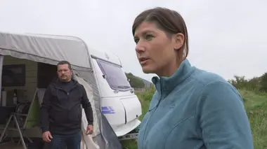 Ils construisent la maison de leurs rêves S01E01 Leur défi en famille