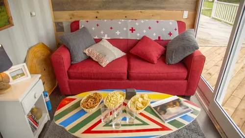 Incroyables maisons de vacances S01E03 La cabane au bord de l'eau