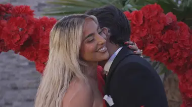 Incroyables mariages gitans Robes XXL et gâteaux géants : des fêtes de tous les records