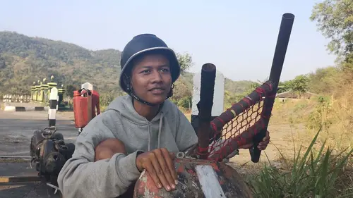 Indonésie, la passion des deux-roues trafiqués