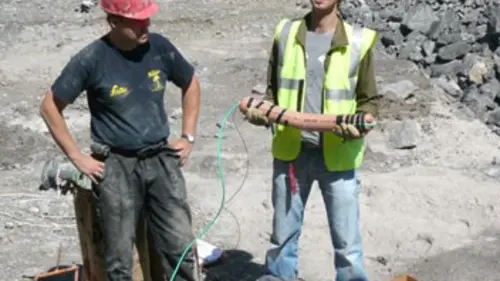 Industriel et confidentiel E07 Verre