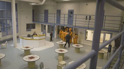 Inside : l'univers des drogues Junkies en prison