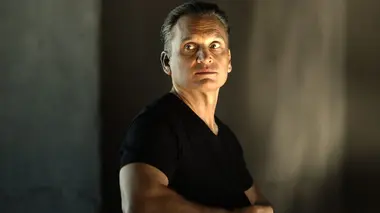 Inside the Mind Of A Con Artist Matthew Cox