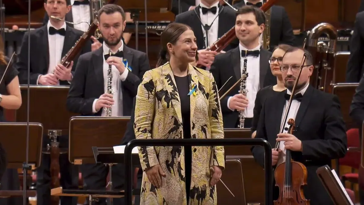 INSO-Lviv Orchestra, Dalia Stasevska, Joshua Bell: Bacewicz, de Hartmann, Skoryk, Staňkovych, Chopin