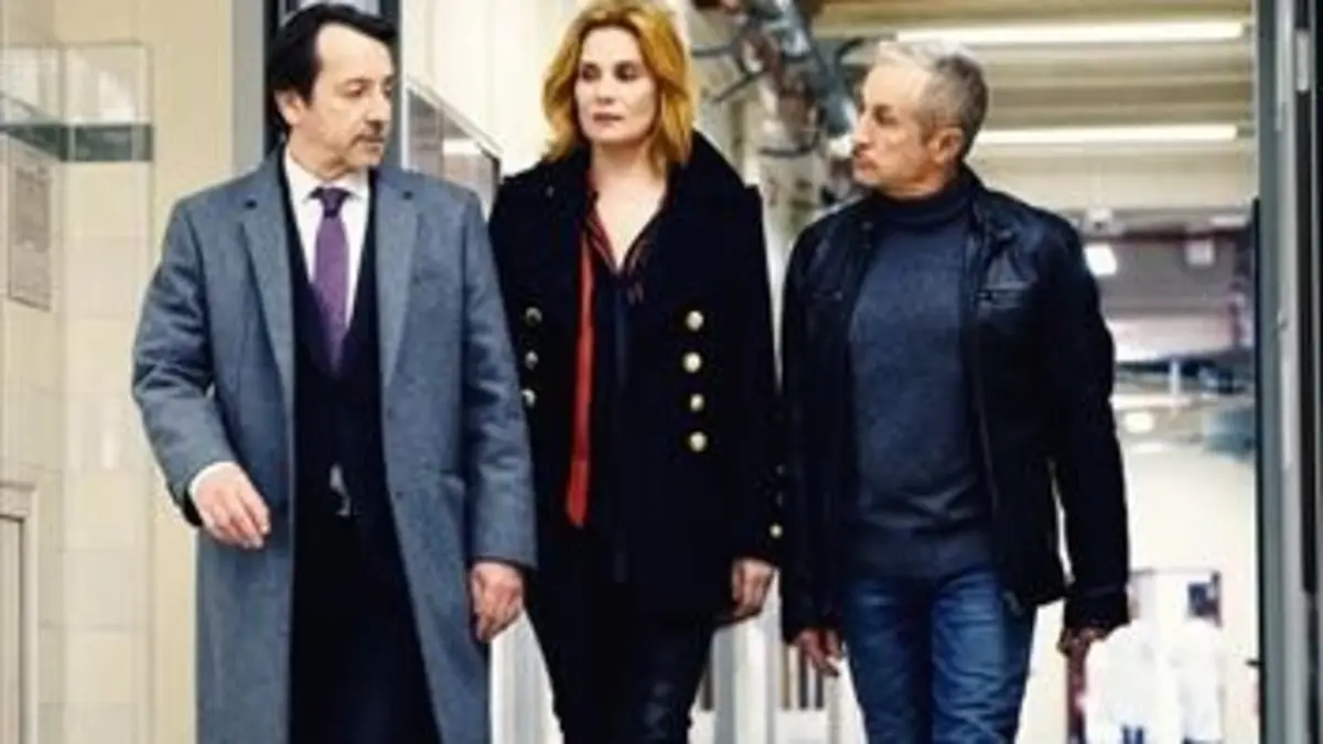 Insoupçonnable S01E01 Episode 1