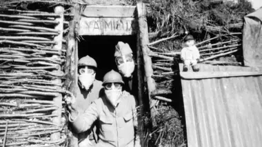 Louis Danton, un poilu et sa poupée