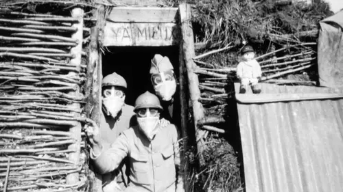 Instantané d'histoire Louis Danton, un poilu et sa poupée