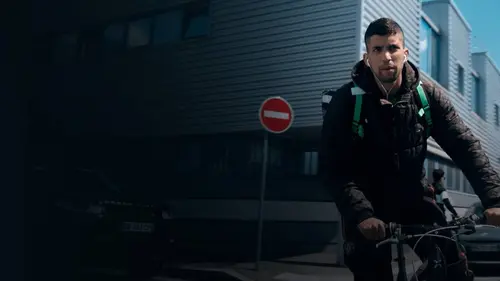 Invisibles, les travailleurs du clic