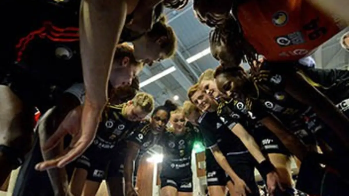 Issy Paris (Fra) / Erd (Hon) Handball Coupe des coupes féminine 2015/2016