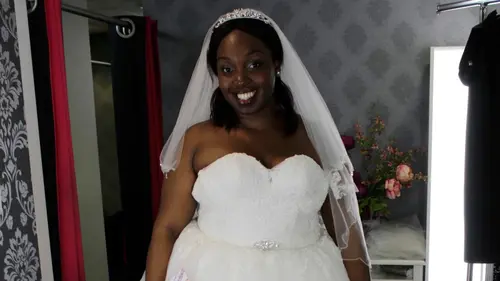 J'ai dit oui à la robe UK Une robe théâtrale