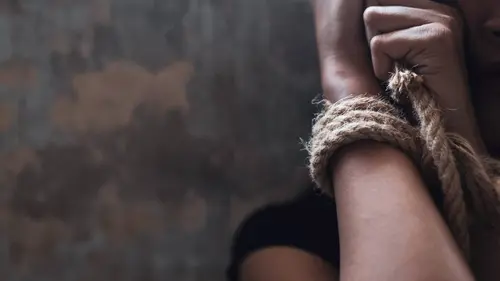 J'ai échappé à un serial killer S01E01 Le démon du désert