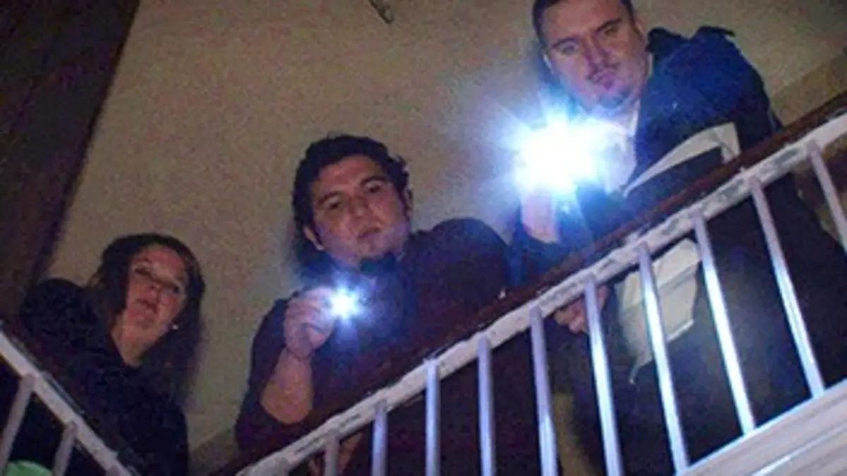 J'ai filmé des fantômes S06E01 Sous les cendres de Shimmers