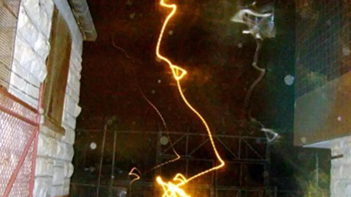 J'ai filmé des fantômes S06E05 Dernier service au bar