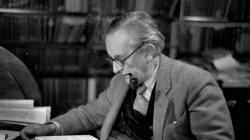 J.R.R. Tolkien, des mots, des mondes