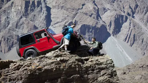 Jamais sans ma caisse S01E00 Volcan