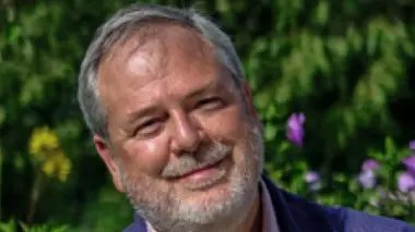 Déco florale avec des coloquintes