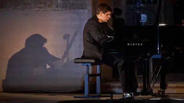 Javier Perianes à l'Alhambra de Grenade Debussy, Falla, Albéniz
