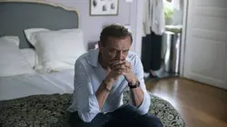 Je voudrais que quelqu'un m'attende quelque part