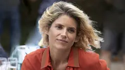 Je voudrais que quelqu'un m'attende quelque part