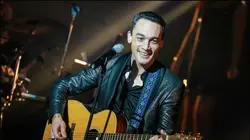 Jean-Baptiste Guegan : l'incroyable destin de l'homme à la voix de Johnny