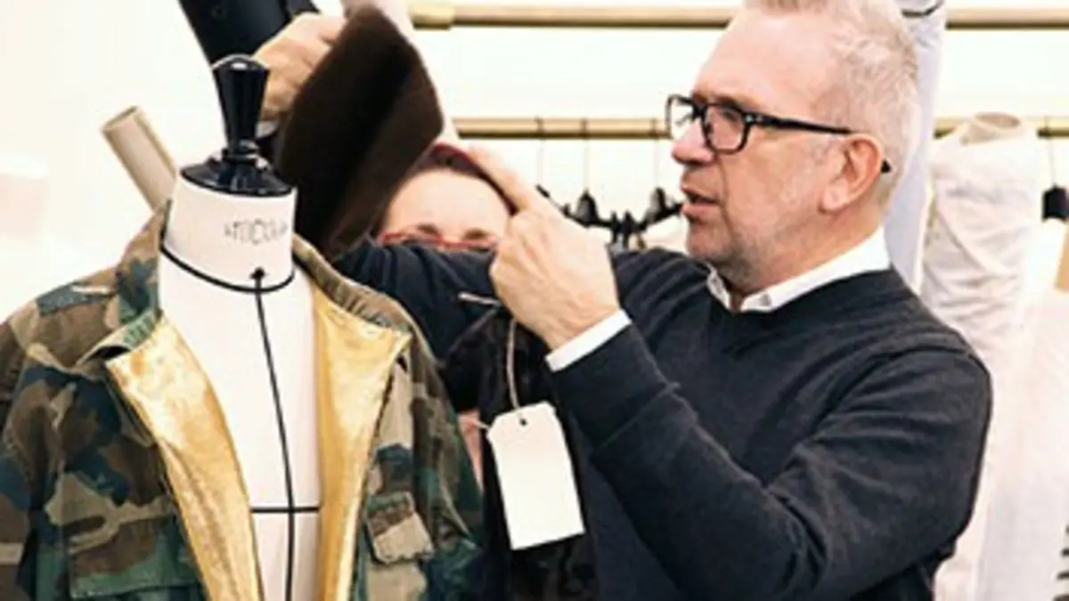 Jean-Paul Gaultier travaille