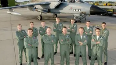 Jet Set : l'école de la Royal Air Force E05 Le côté obscur