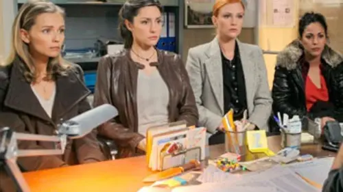 Jeu de dames S01E01 Où elles touchent le fond