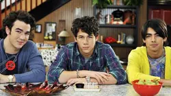 Jonas S01E15 Tous à la maison ! en streaming