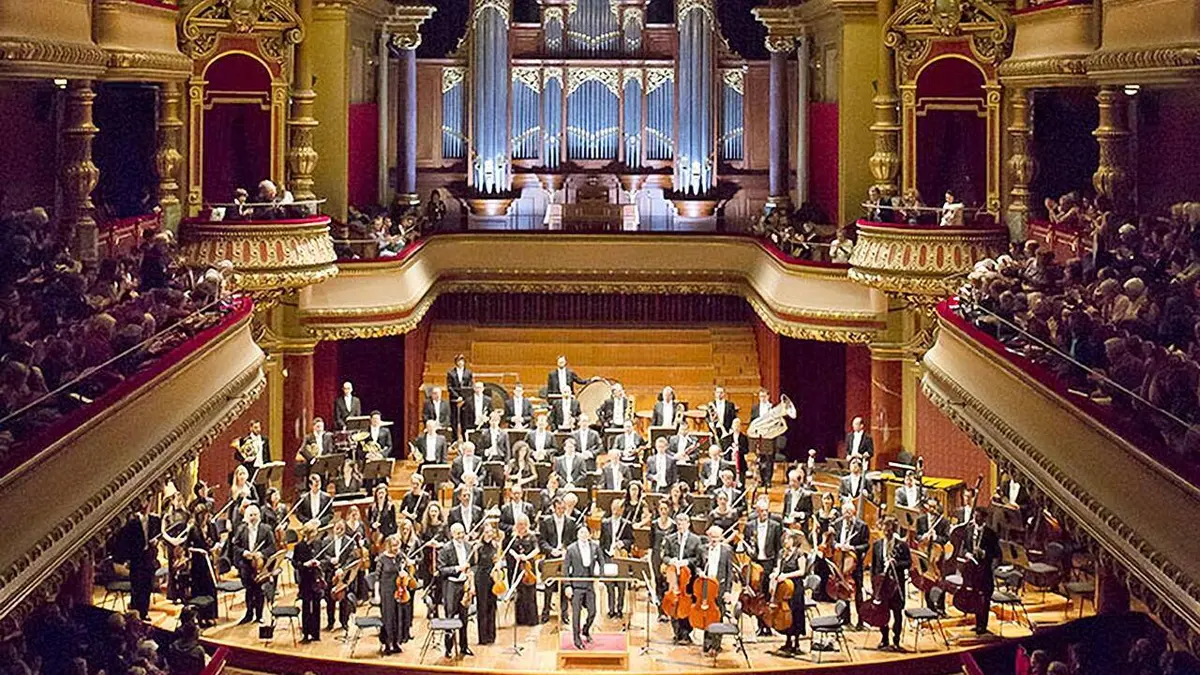 Jonathan Nott et l'Orchestre de la Suisse Romande Brahms, Stravinsky