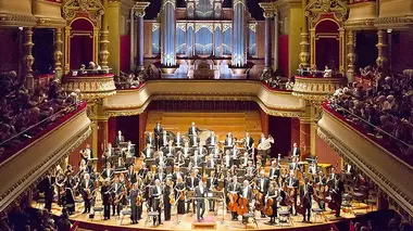 Jonathan Nott et l'Orchestre de la Suisse Romande Brahms, Stravinsky