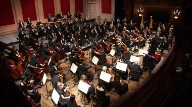 Jonathan Nott et l'Orchestre de la Suisse Romande Dvorák, Strauss