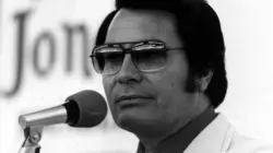 Jonestown : terreur dans la jungle S01E04 Under Siege
