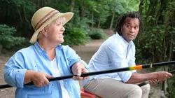 Joséphine, ange gardien S19E02 1998-2018, Retour vers le futur