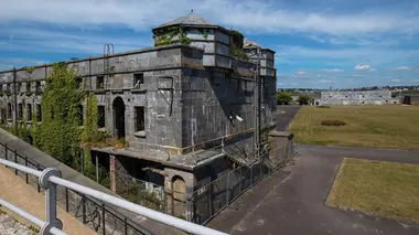 Les secrets de Spike Island