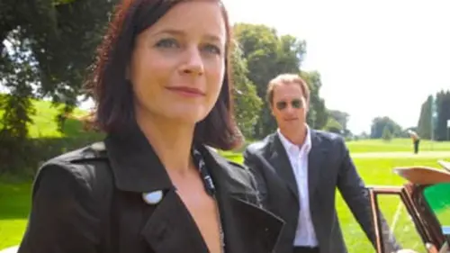 Jumelles, mais pas trop