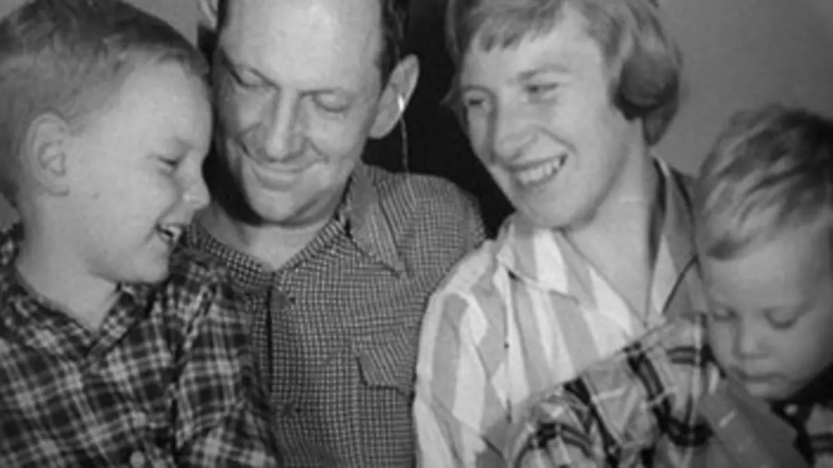 Junior et Swan, les infiltrés