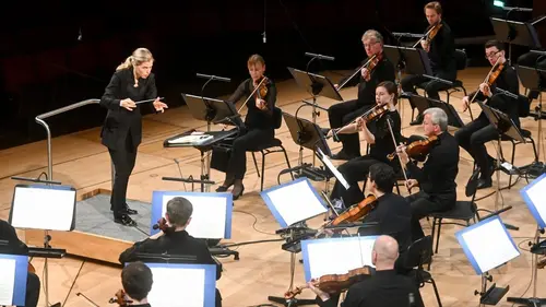 Karina Canellakis et l'Orchestre Philharmonique de Munich