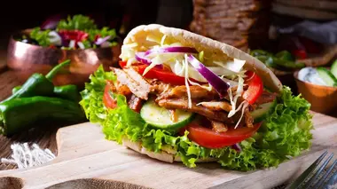 Kebab : salade, tomate, pognon ?