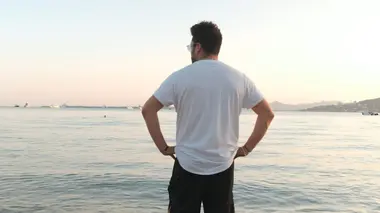 Kev Adams : de l'autre côté du miroir