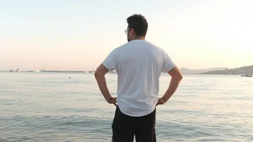 Kev Adams : de l'autre côté du miroir