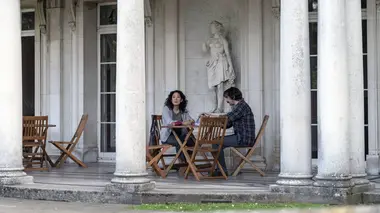 Killing Eve S03E01 Comme un petit singe