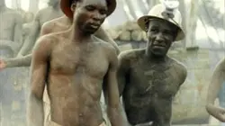 Visuel de Kongo, coeur noir, hommes blancs