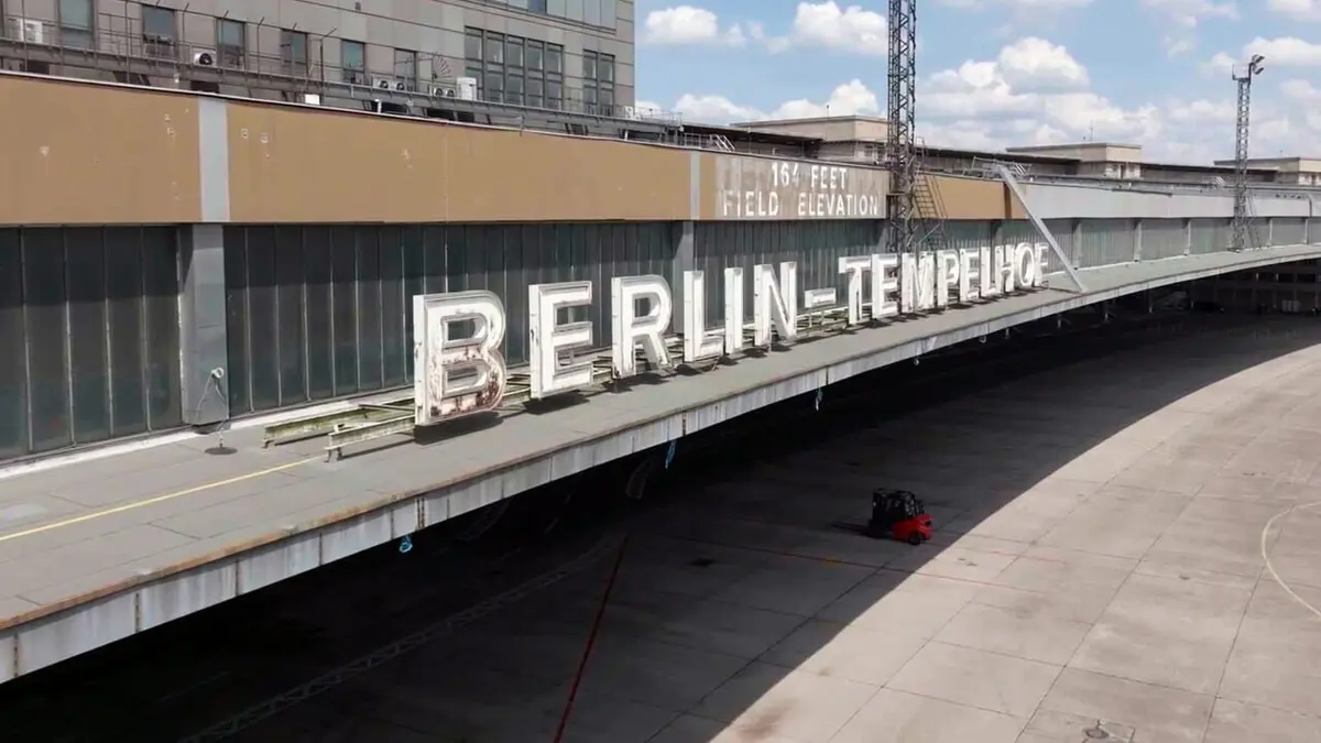 Visuel de L'aéroport de Berlin-Tempelhof : Une porte vers la liberté