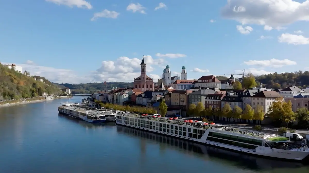 Visuel de L'amour sur le Danube : coup de foudre imprévu
