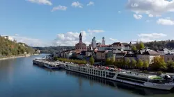 Visuel de L'amour sur le Danube : coup de foudre imprévu
