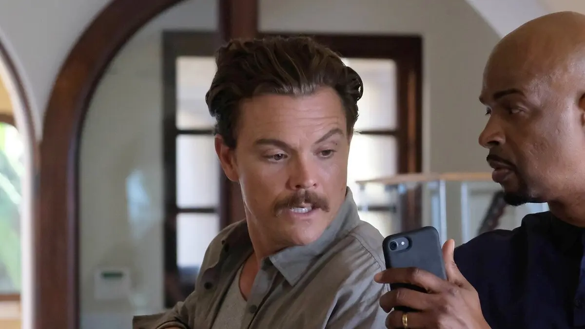L'arme fatale S02E03 Fausses notes en coulisses