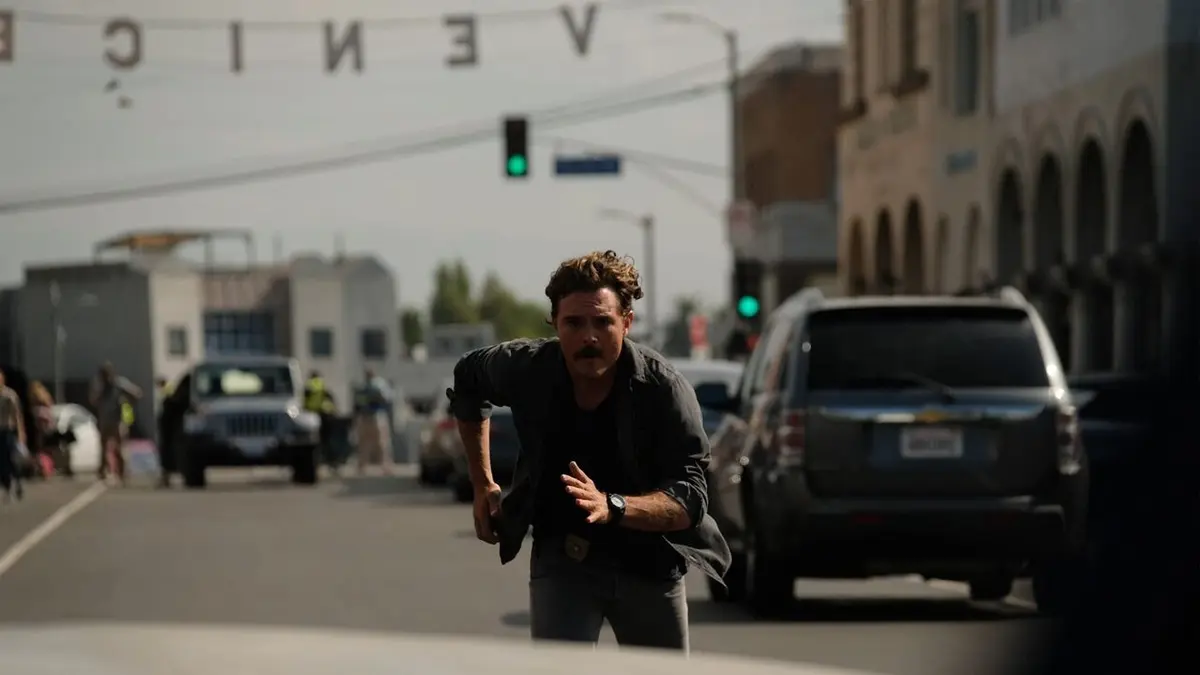 L'arme fatale S02E07 Surf en eaux troubles