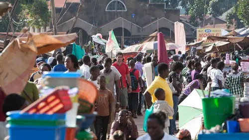L'aventurier du goût en Afrique S02E00 Entebbe